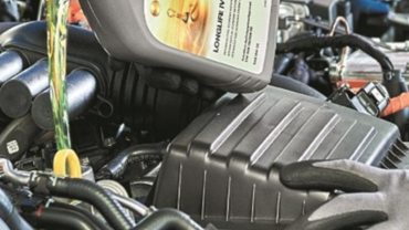 Заощаджуйте  до 47% на оригінальні моторні оливи та оливні фільтри Škoda!