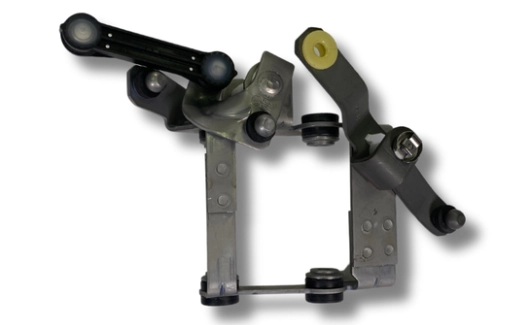 Кронштейн тяги важеля КПП (1J0711729F) 1